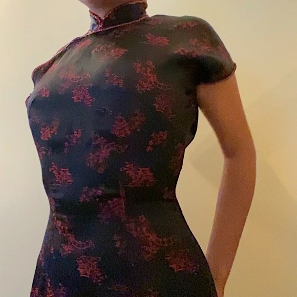 Black and Red Maxi Length Cheongsam Chinese Dress - Picture 2 of 3